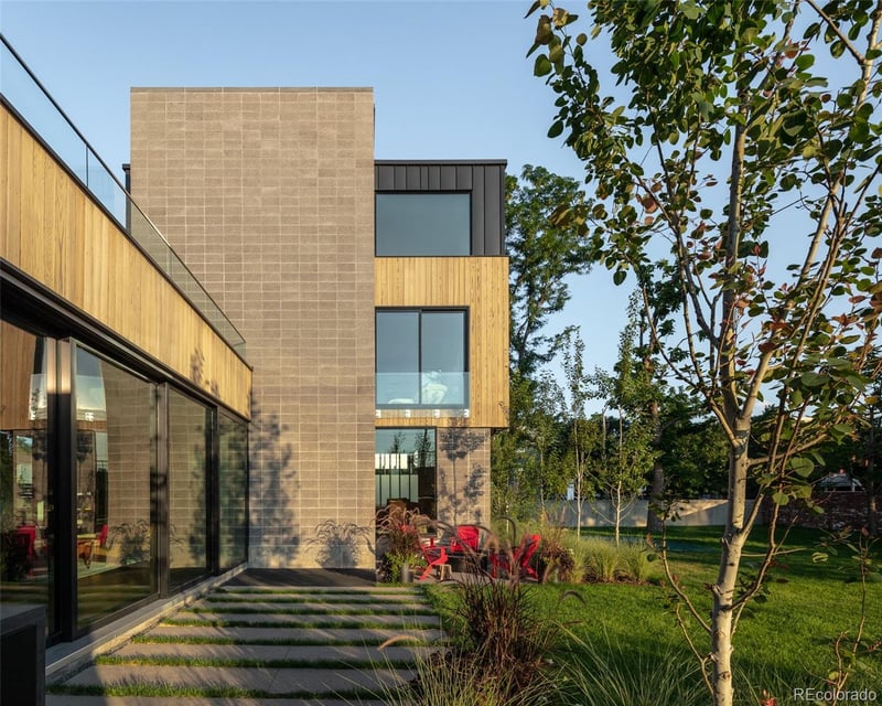 3011 Lawrence St, Denver, CO 80205