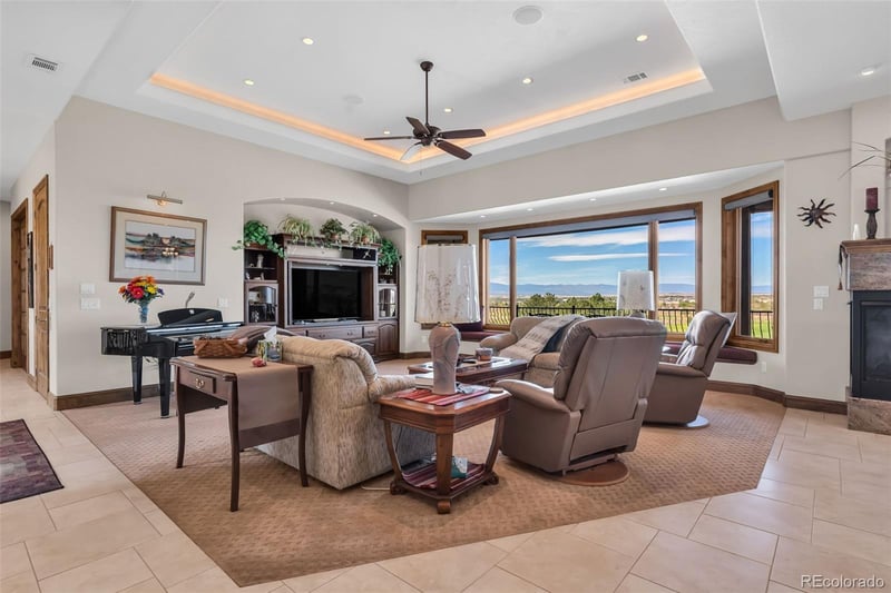 4427 Porta Fina Dr, Pueblo, CO 81001