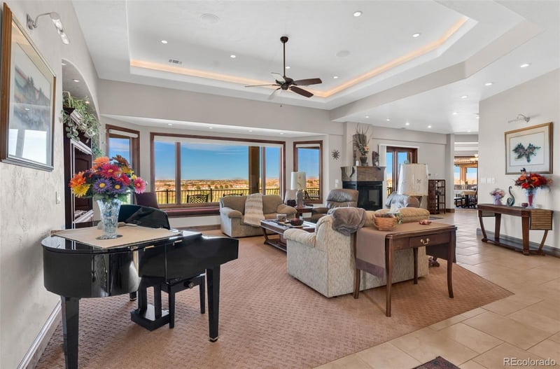 4427 Porta Fina Dr, Pueblo, CO 81001