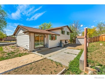 2500 Danbury Dr, Longmont, CO 80503