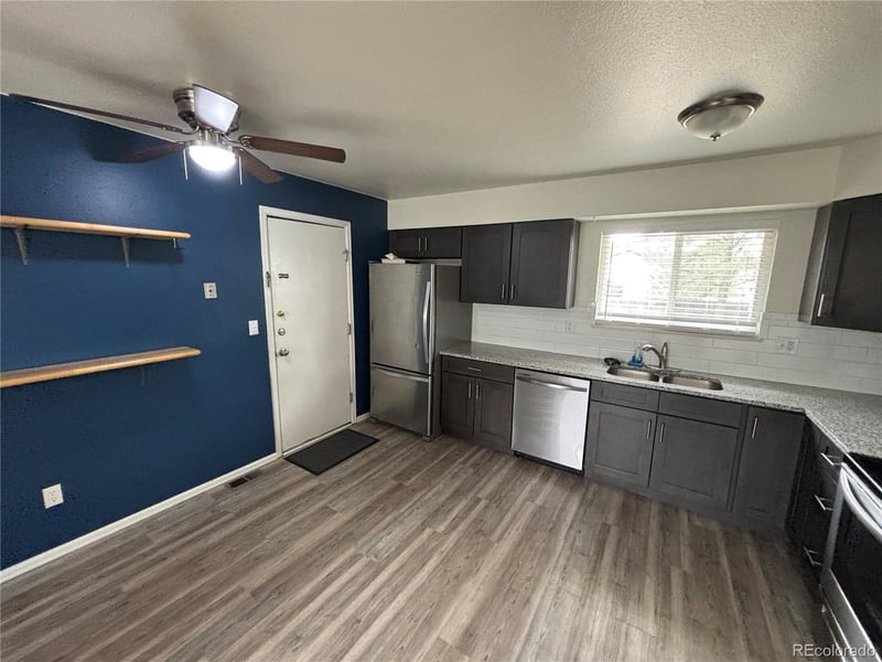 950 Waco Way, Aurora, CO 80017