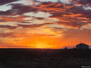 5706 Juliet Ct, Strasburg, CO 80136