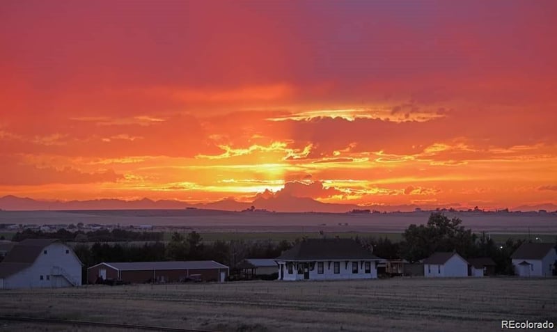 5706 Juliet Ct, Strasburg, CO 80136