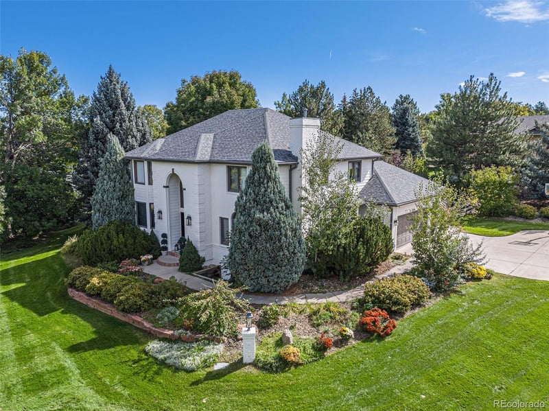 8201 Sawtooth Ln, Niwot, CO 80503