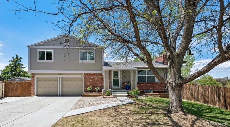 4301 Evanston Ct, Aurora, CO 80015