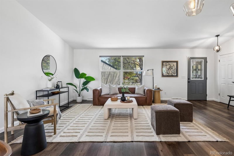 4301 Evanston Ct, Aurora, CO 80015