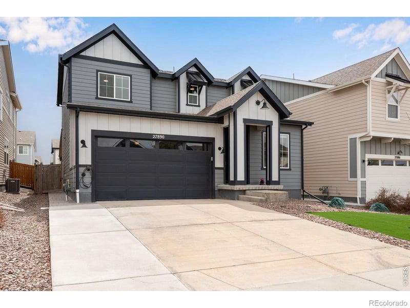 27890 7th Pl, Aurora, CO 80018