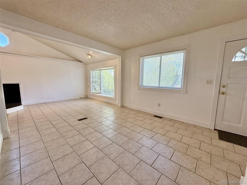 1865 Ivory Ct, Aurora, CO 80017