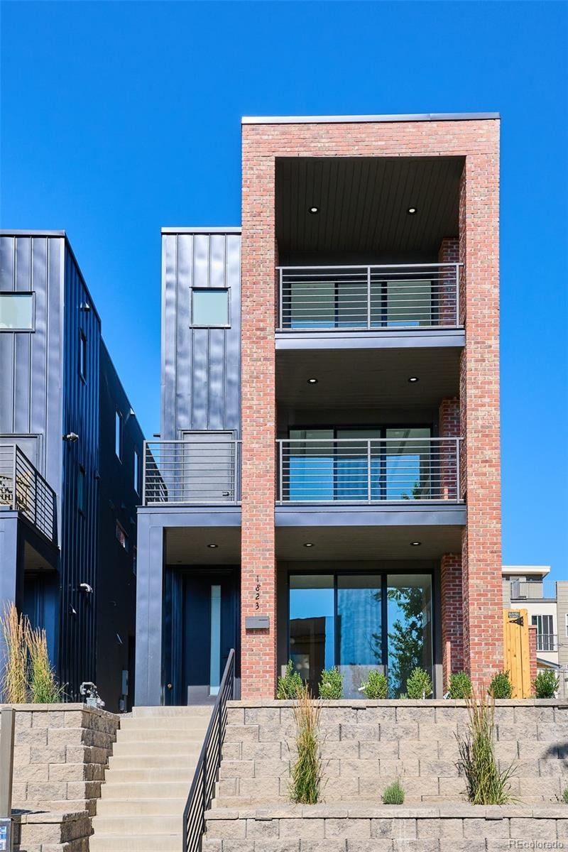 1819 Grove St, Denver, CO 80204