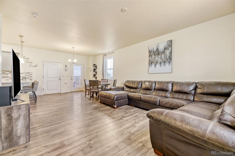 747 Quatar St, Aurora, CO 80018