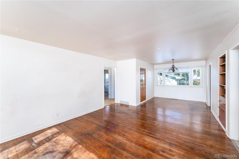 2818 Templeton Gap Rd, Colorado Springs, CO 80907