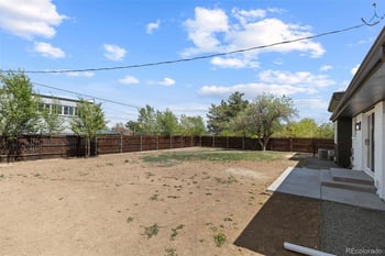 1423 103rd Pl, Northglenn, CO 80260