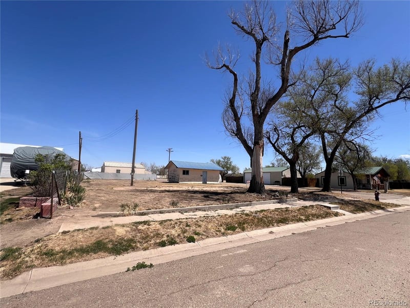 437 5th St, Hugo, CO 80821