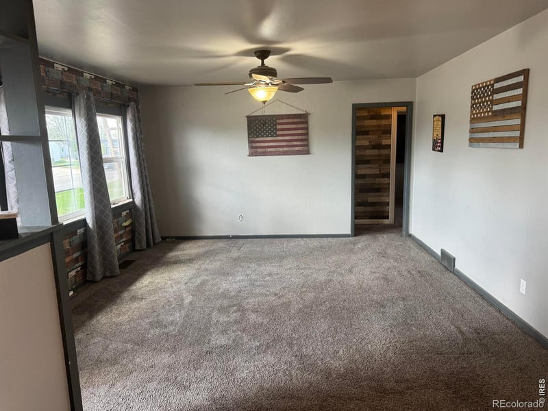339 Valley Dr, Sterling, CO 80751