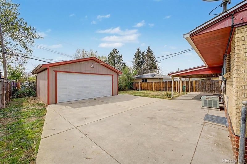 565 Florence St, Aurora, CO 80010