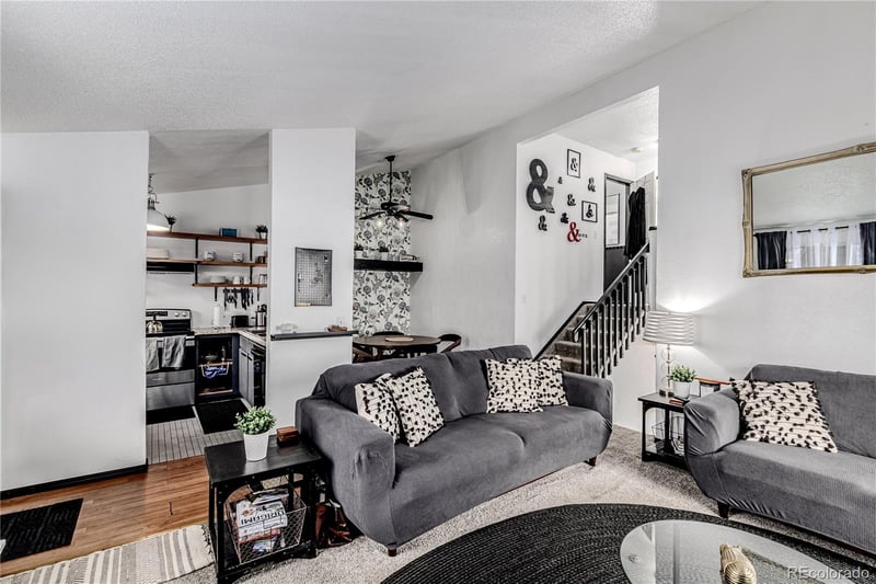 19044 16th Ave, Aurora, CO 80011