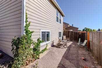 19044 16th Ave, Aurora, CO 80011