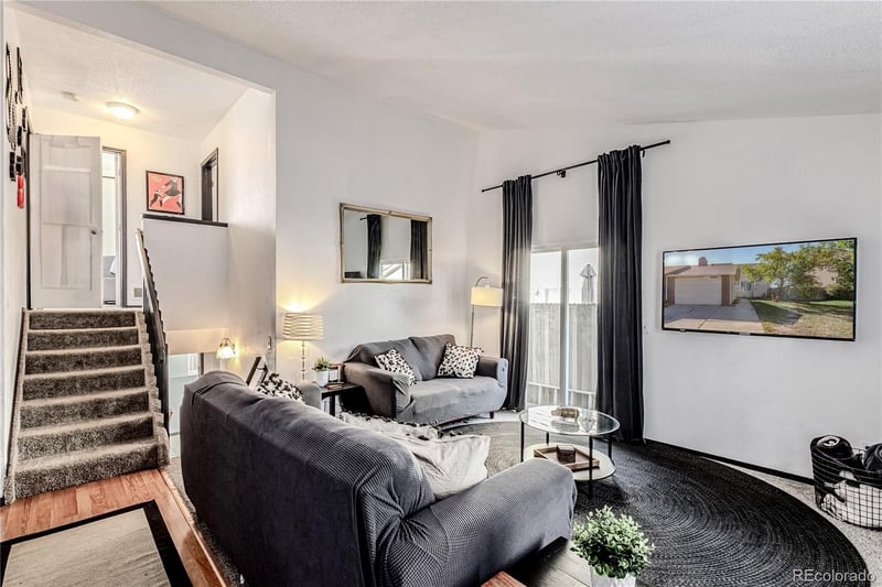 19044 16th Ave, Aurora, CO 80011