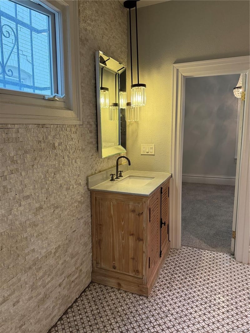 145 Cherokee St, Denver, CO 80223