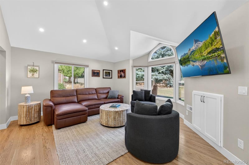 132 Willowleaf Dr, Littleton, CO 80127