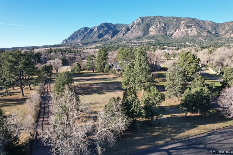 5 Cheyenne Mountain Blvd, Colorado Springs, CO 80906