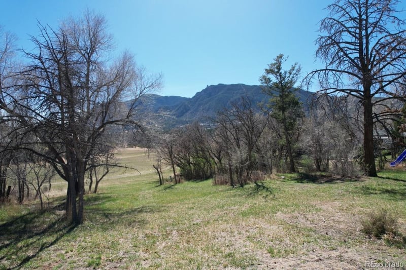 5 Cheyenne Mountain Blvd, Colorado Springs, CO 80906
