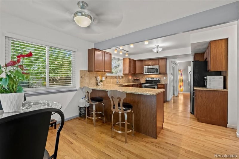 8060 Meadowdale Sq, Niwot, CO 80503