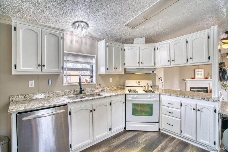 5775 Sunnybrook Ct, Loveland, CO 80538
