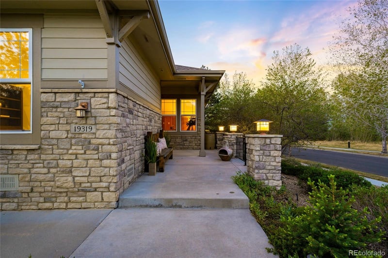 19319 57th Pl, Golden, CO 80403