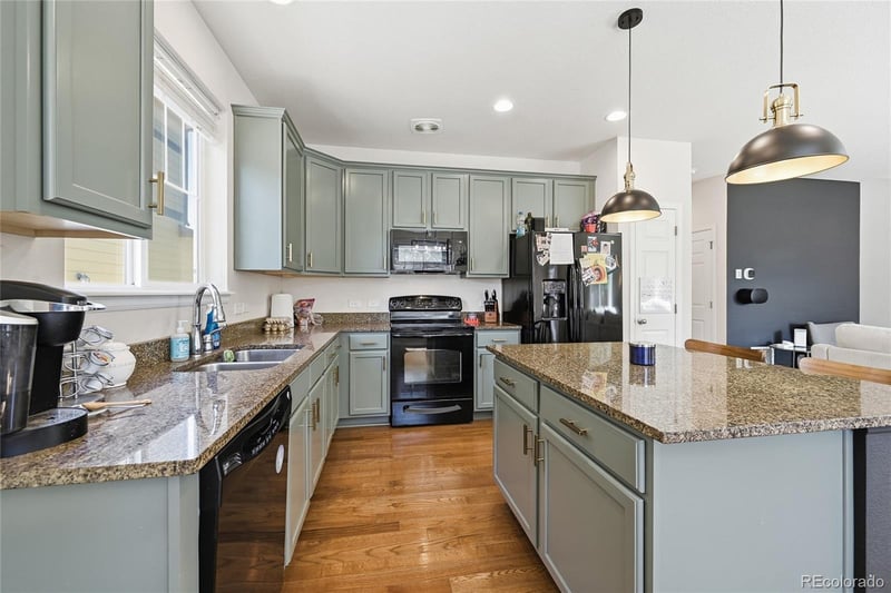 4860 Picadilly Ct, Aurora, CO 80015