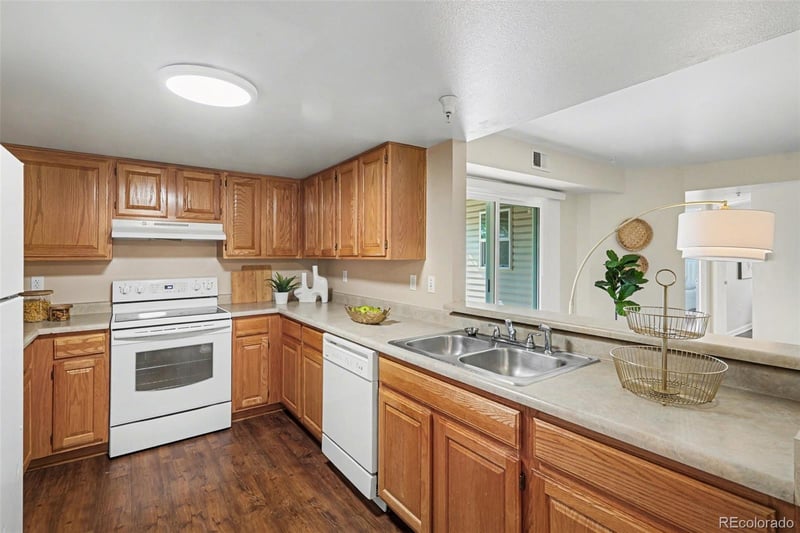 12304 Cross Dr #201, Littleton, CO 80127