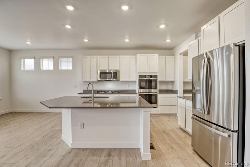 24555 Kettle Ct, Aurora, CO 80016