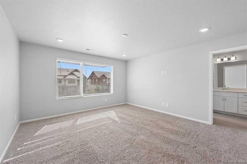 6381 Malaya St, Aurora, CO 80019