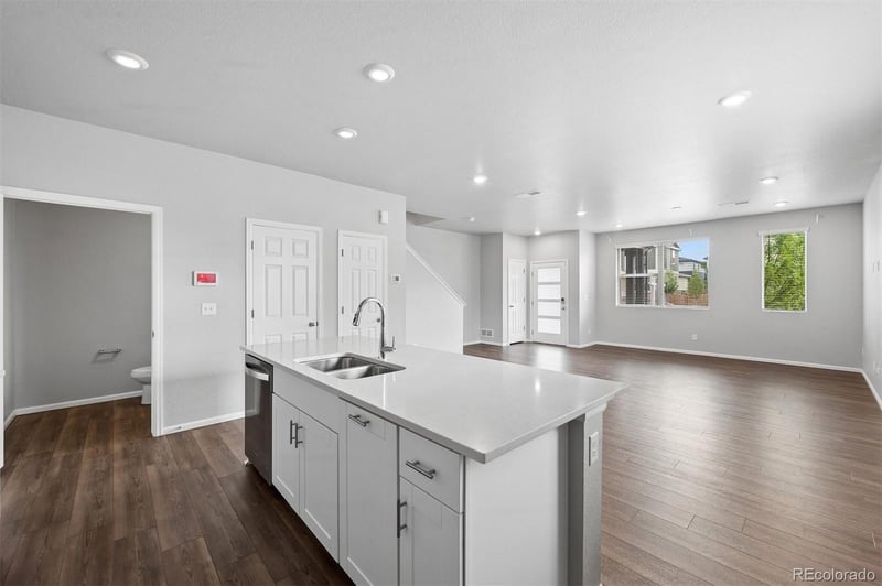 6381 Malaya St, Aurora, CO 80019