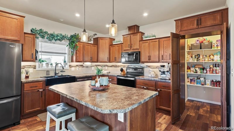 333 Yellowstone Ave, Brush, CO 80723