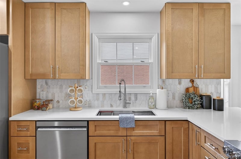 8943 Greenspointe Ln, Highlands Ranch, CO 80130