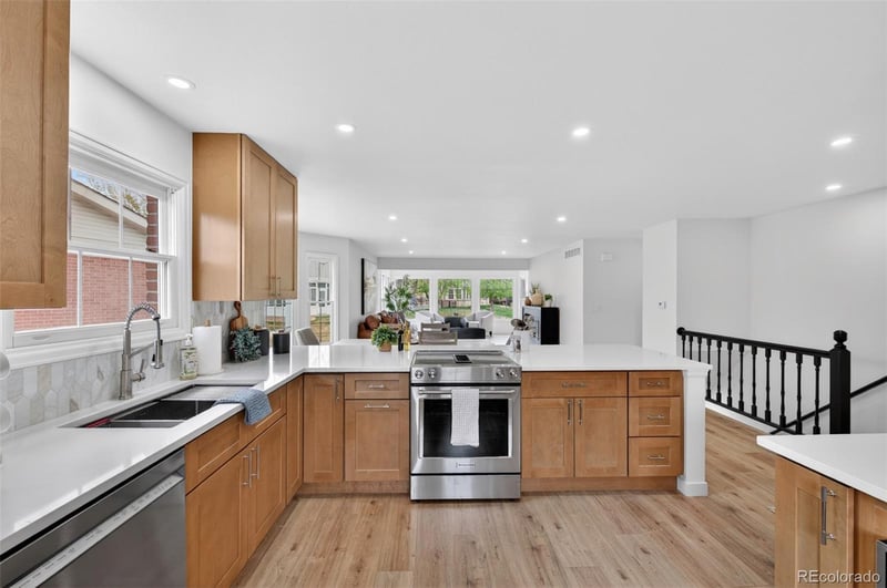 8943 Greenspointe Ln, Highlands Ranch, CO 80130