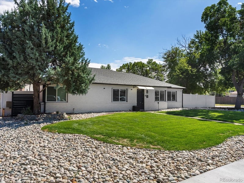 900 Troy St, Aurora, CO 80011