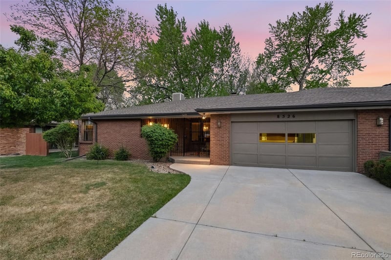 8526 10th Ave, Lakewood, CO 80215