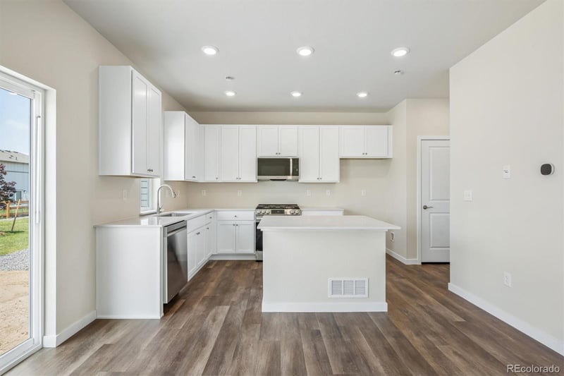 9363 Danube St, Commerce City, CO 80022