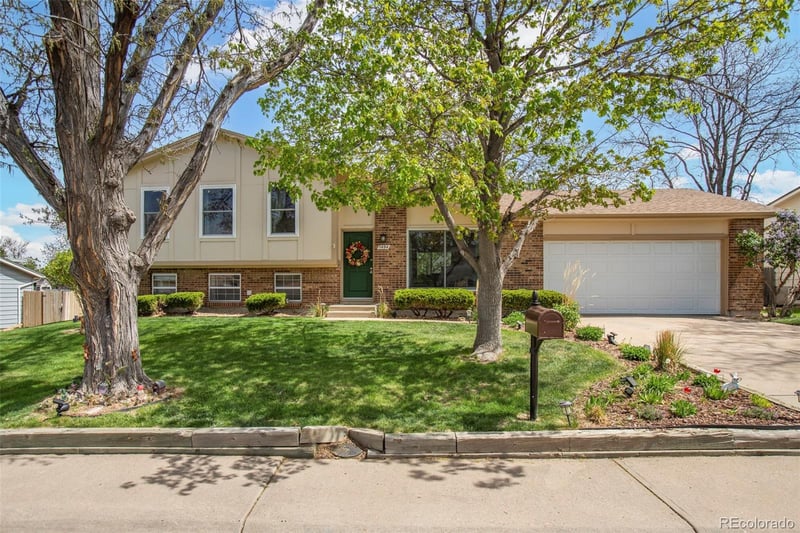 1494 Helena Cir, Aurora, CO 80017