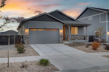 121 S Vandriver Way, Aurora, CO 80018