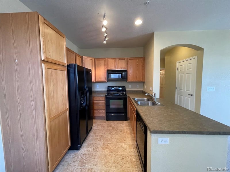 9552 Pearl Cir #102, Parker, CO 80134