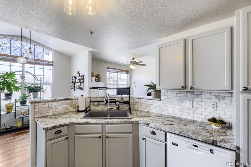 7440 Blackhawk St #202, Englewood, CO 80112