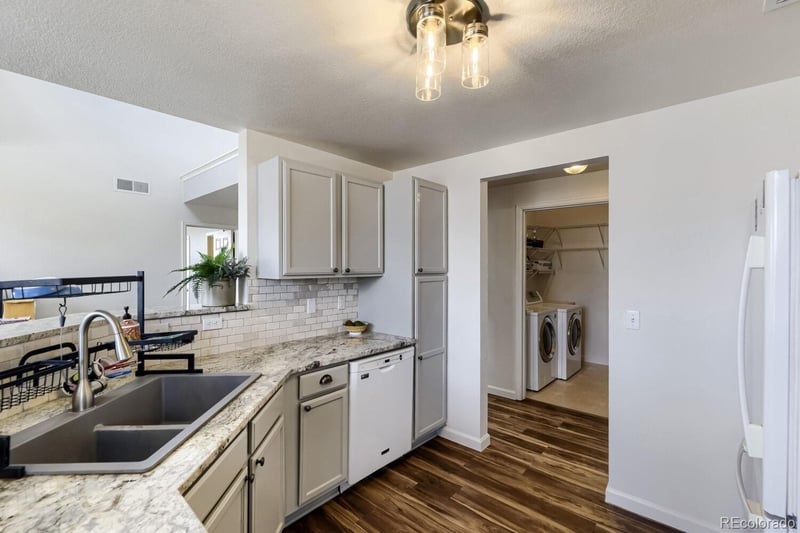 7440 Blackhawk St #202, Englewood, CO 80112