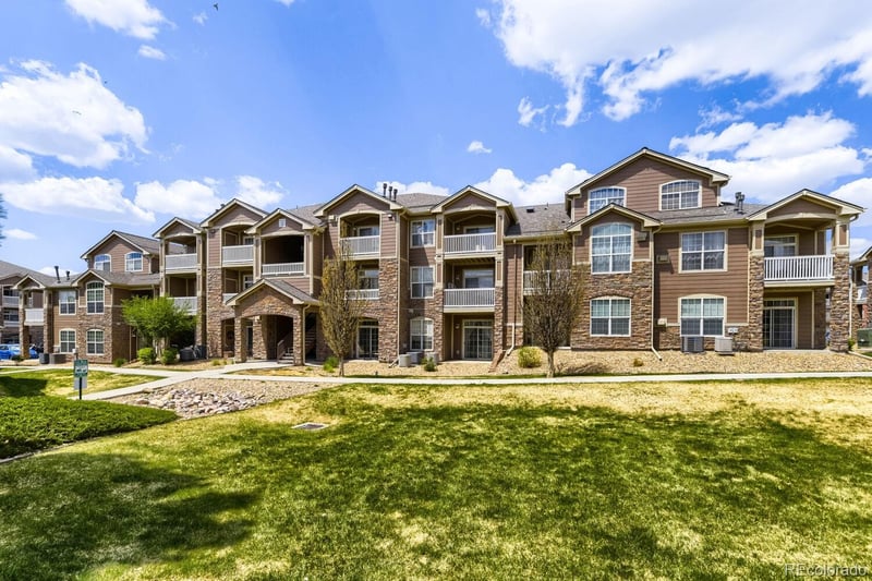 7440 Blackhawk St #202, Englewood, CO 80112