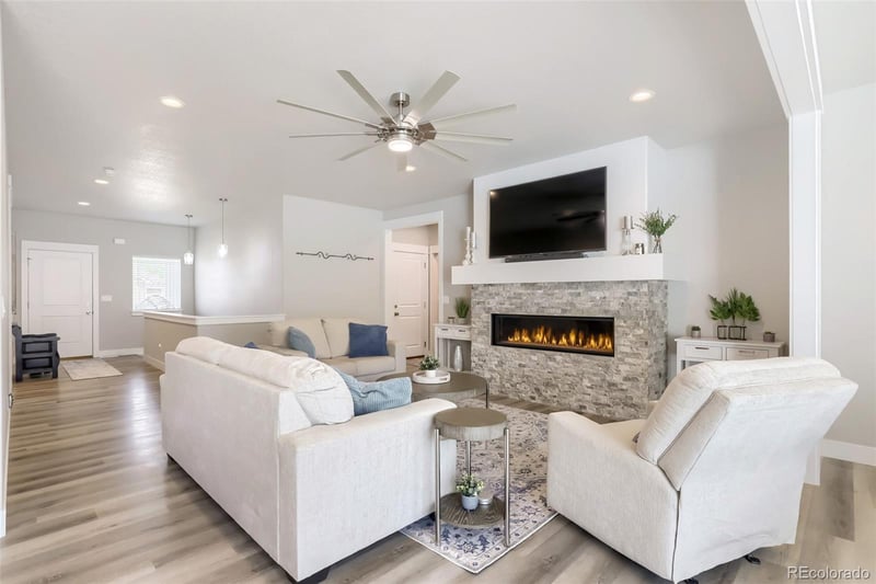 1120 5th St, Johnstown, CO 80534