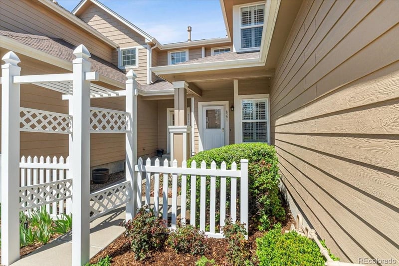 6091 Utah Ln, Lakewood, CO 80232