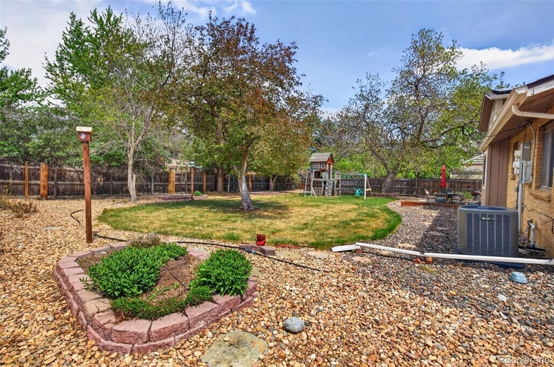 5389 Hinsdale Ave, Littleton, CO 80128