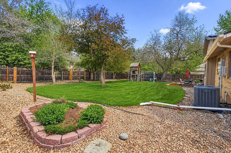 5389 Hinsdale Ave, Littleton, CO 80128